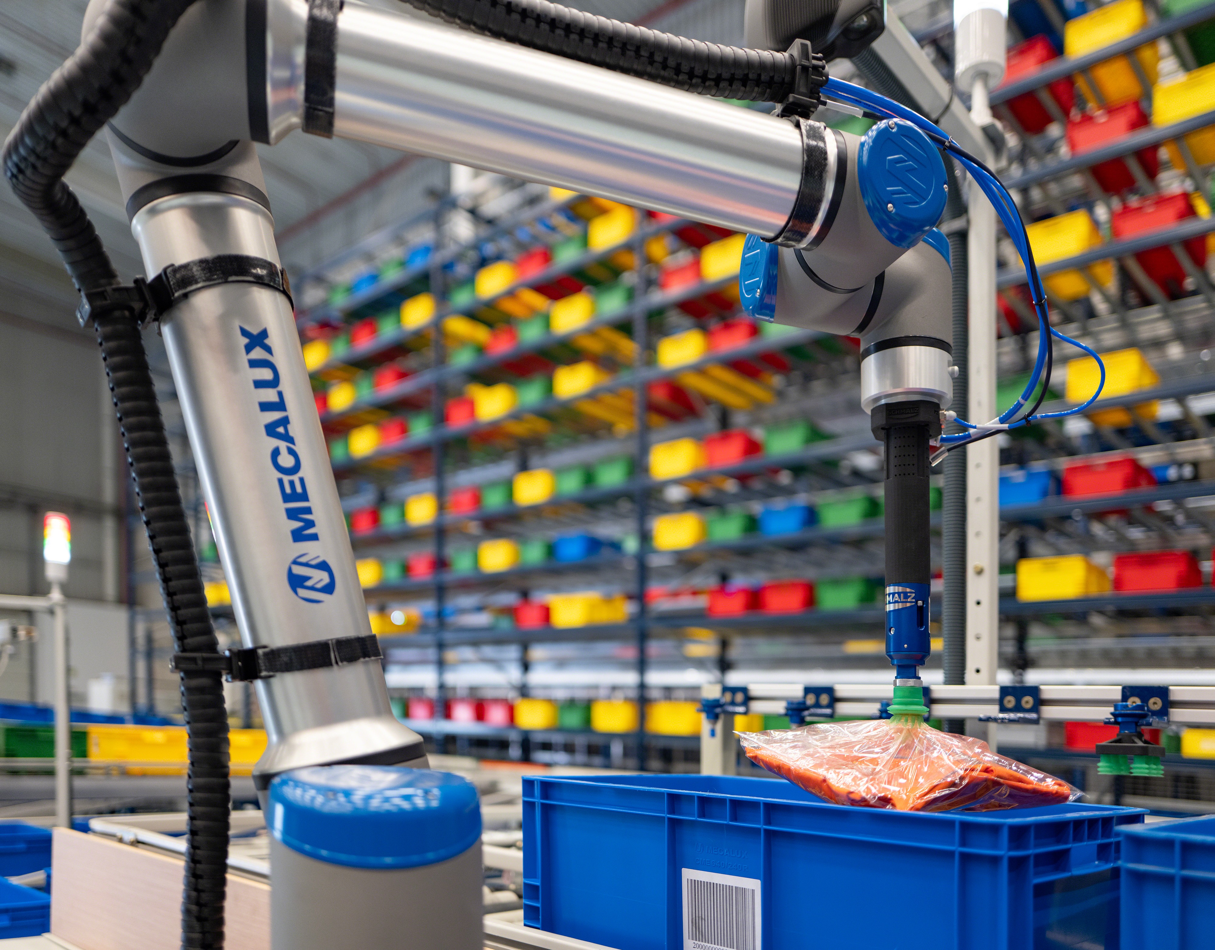 AI picking robots boosts efficiency