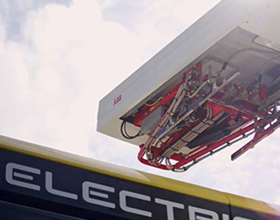 The first electric bus comes to the streets of Cardiff